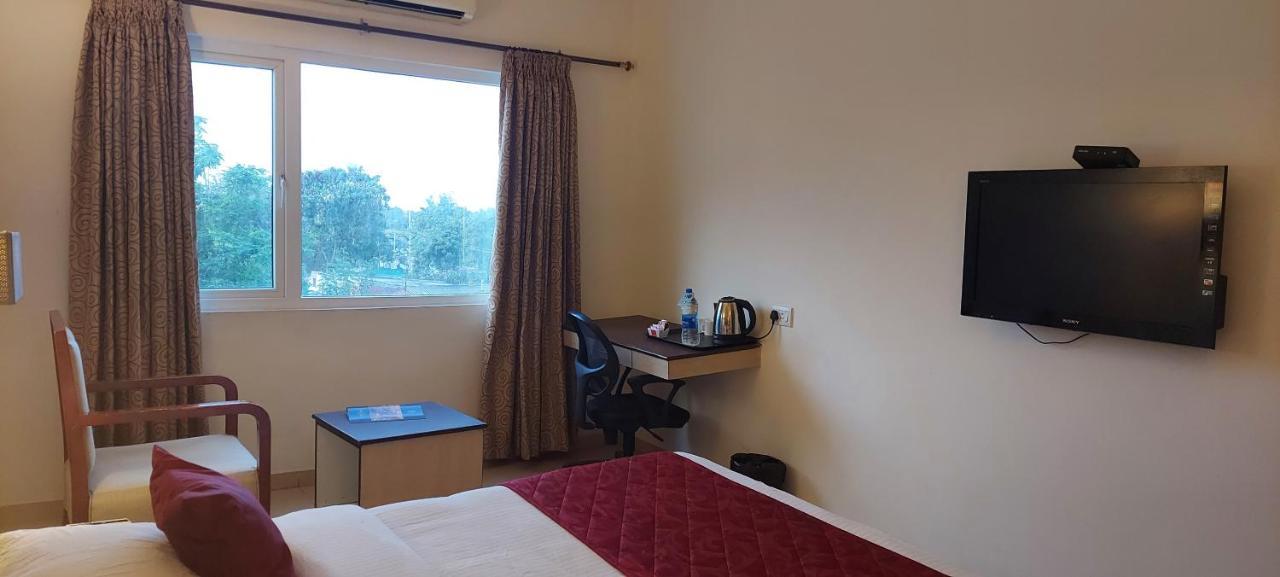 Srm Hotel Тутикорин Екстериор снимка
