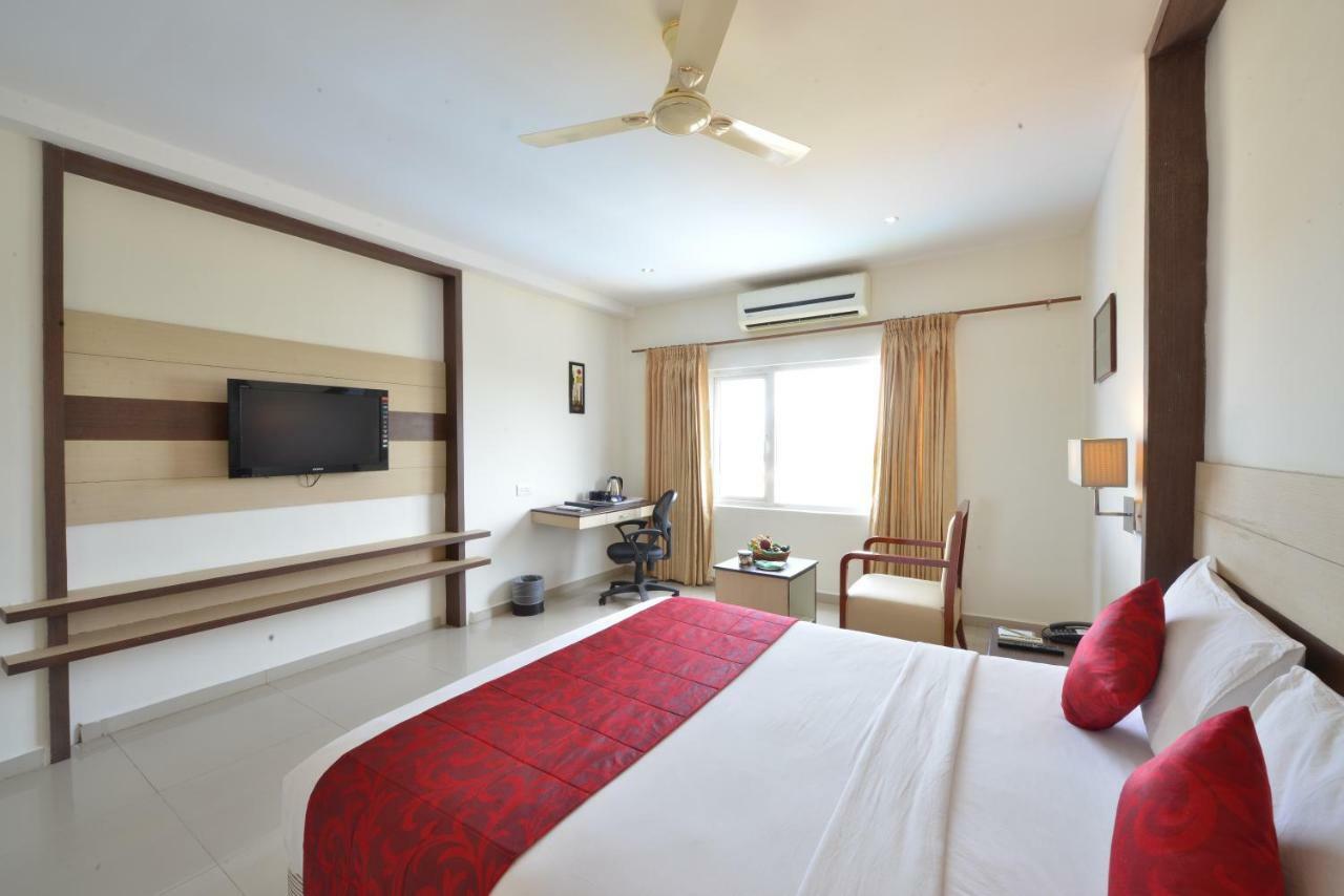 Srm Hotel Тутикорин Екстериор снимка